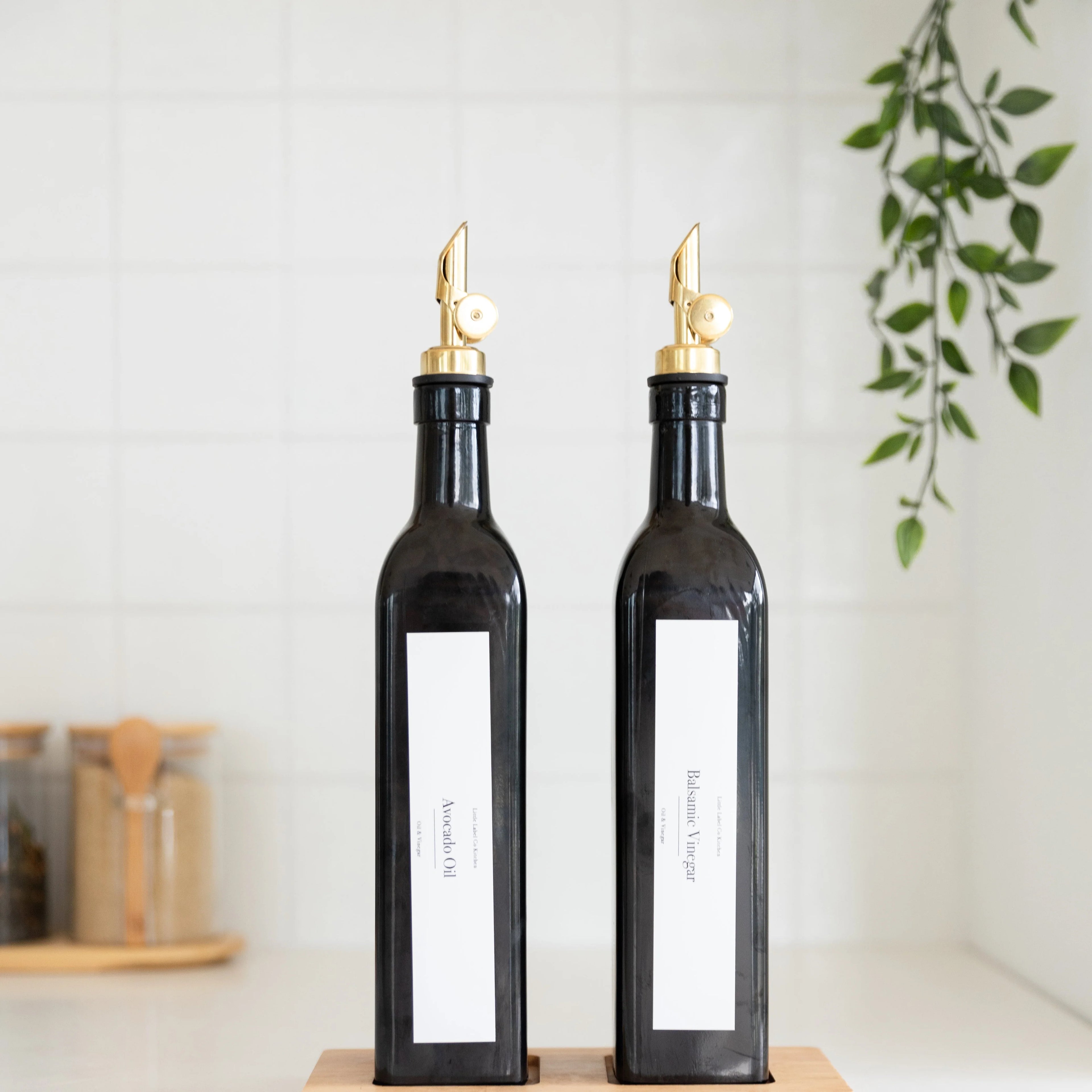 Black Oil & Vinegar Bottle with Gold Pourer - 500ml