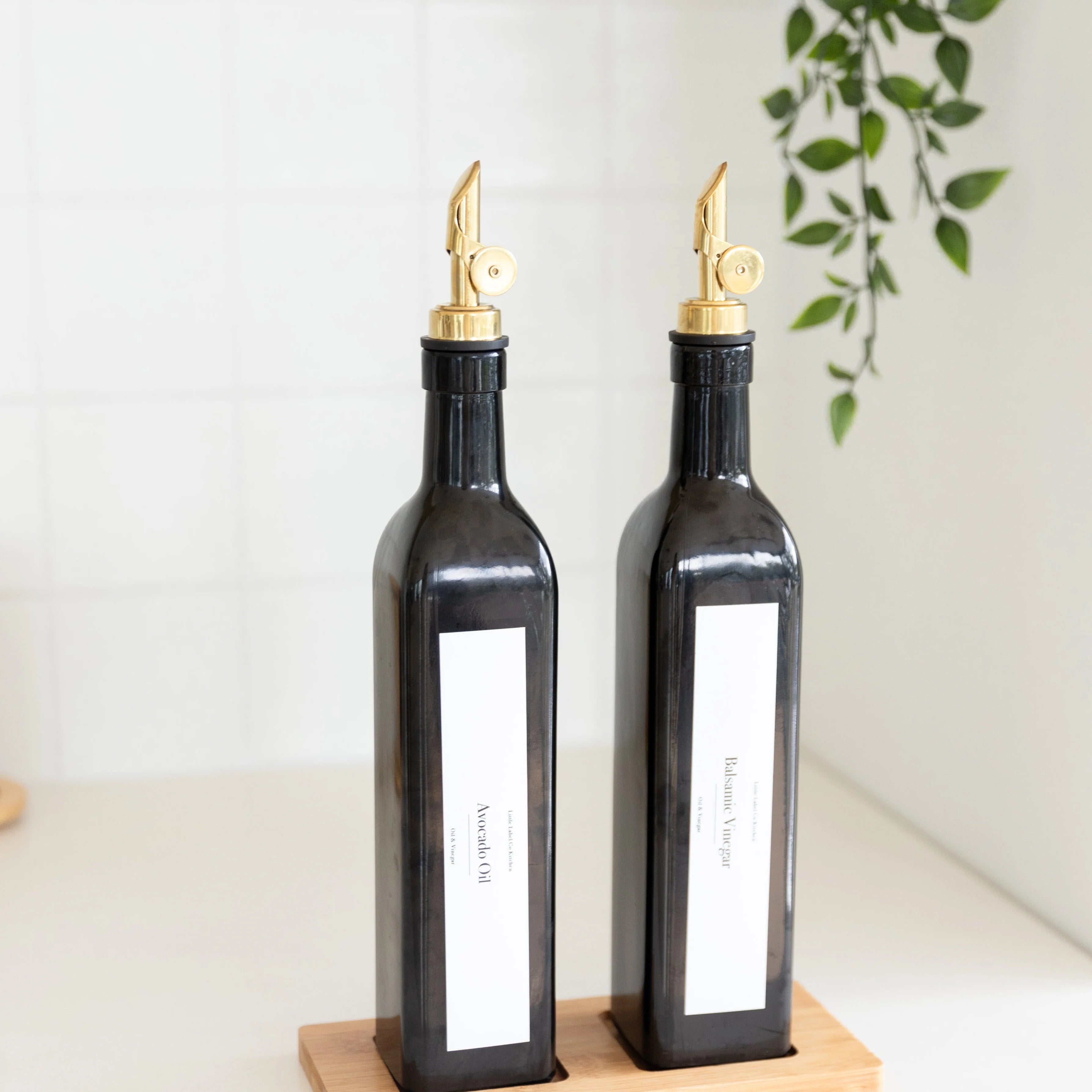 Black Oil & Vinegar Bottle with Gold Pourer - 500ml